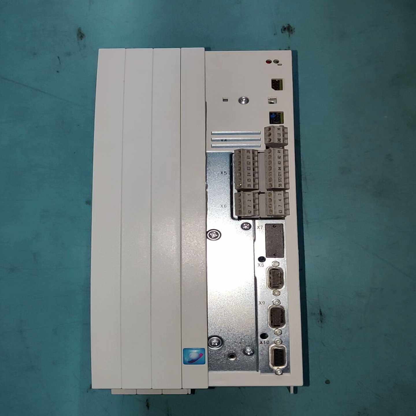 询价Lenze伦茨变频器EVF9326-EV，90版本，9成