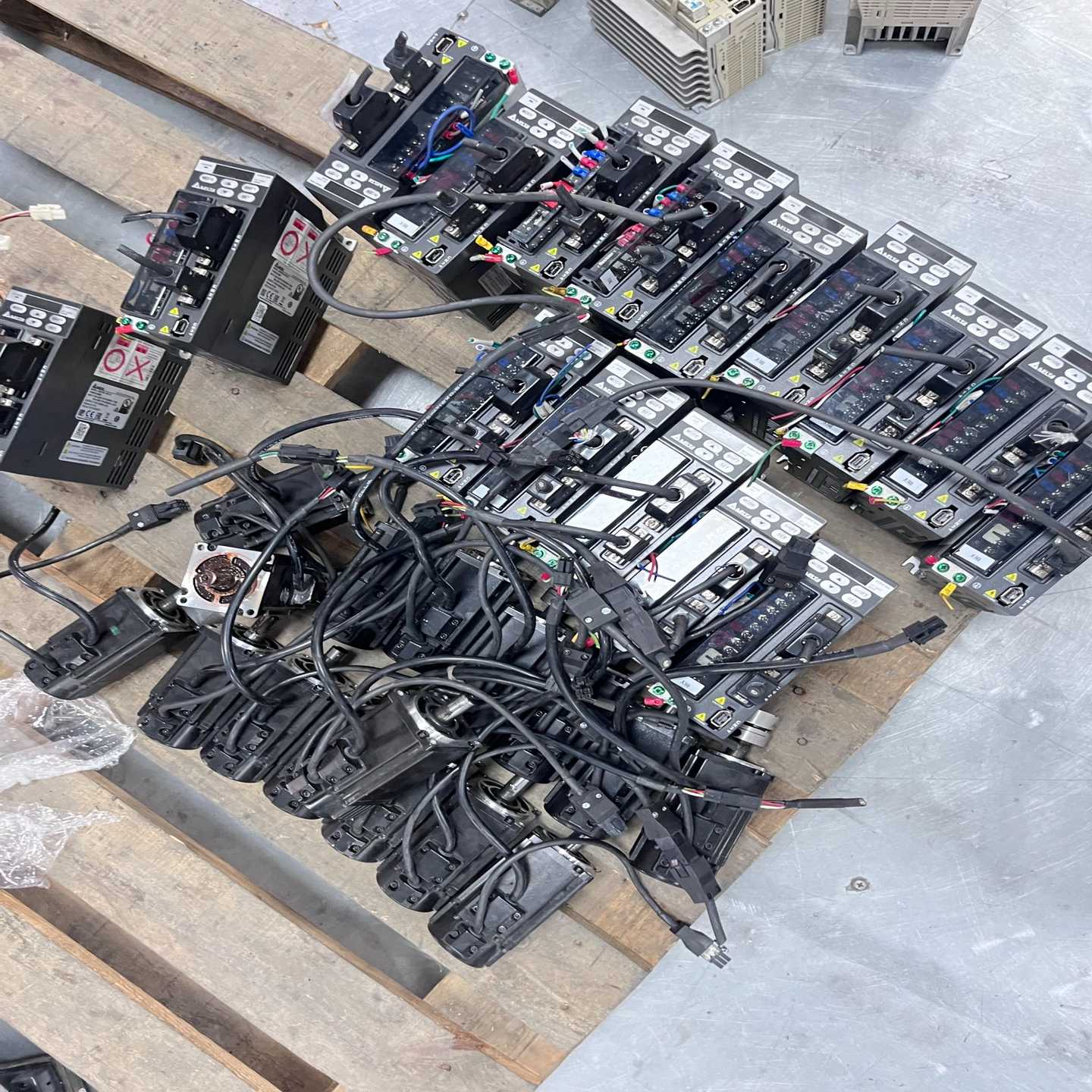 咨询-台达伺服ASD-B2L-0421-B，ECM-E2M-C10