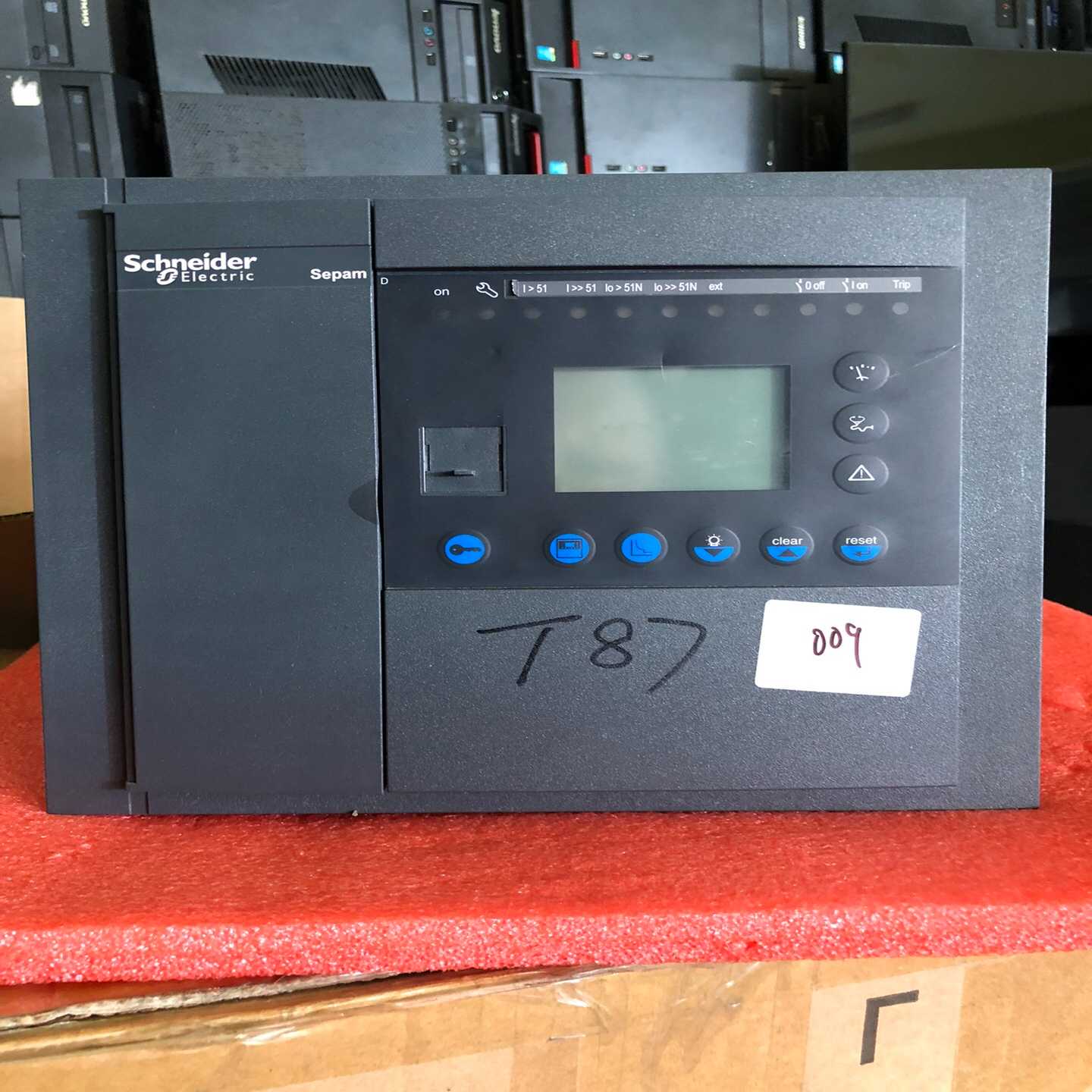 施耐德继电保护装置，带模块--议价商品