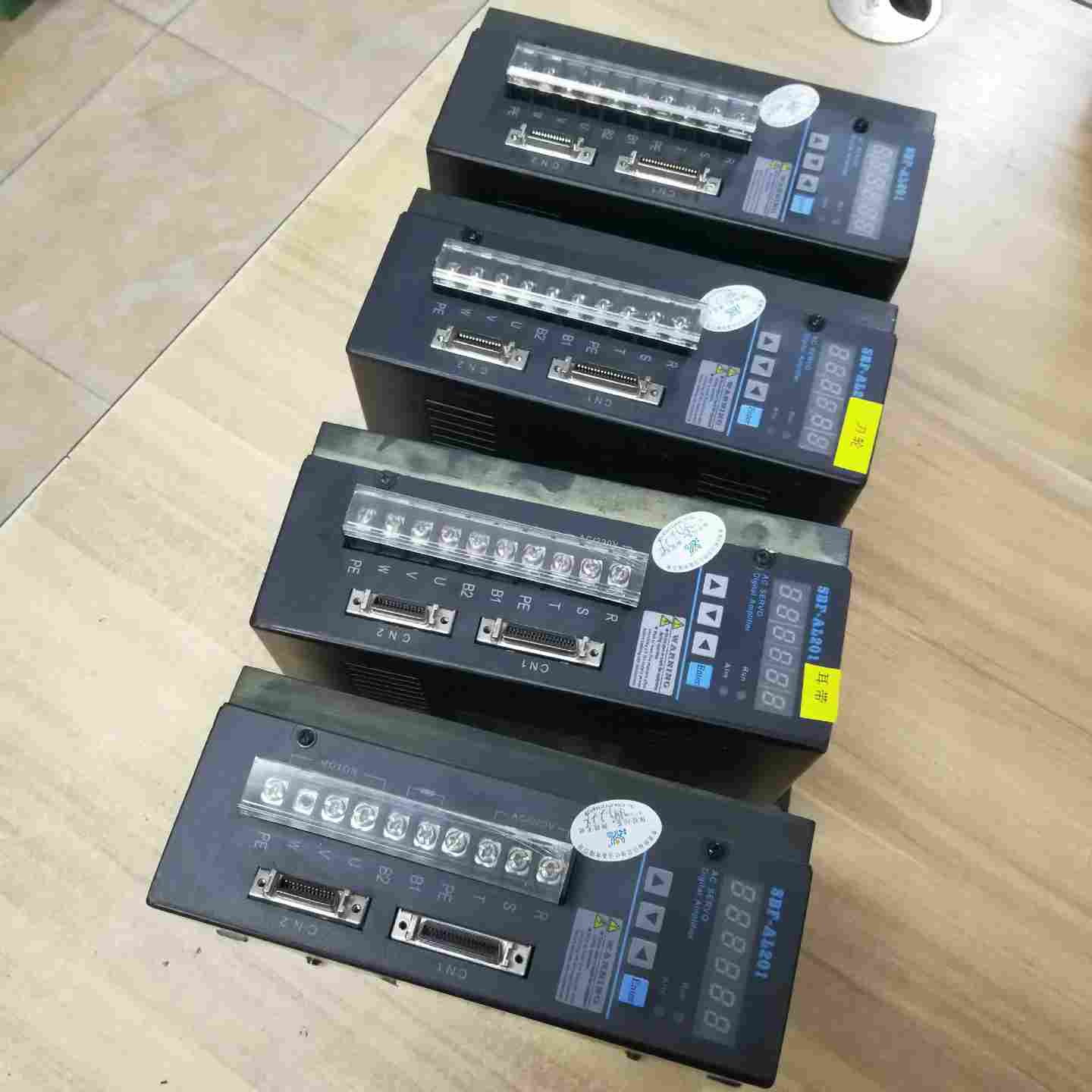 华大伺服驱动器 SBF-AL201WW SBF-AL201（佳毅工控）