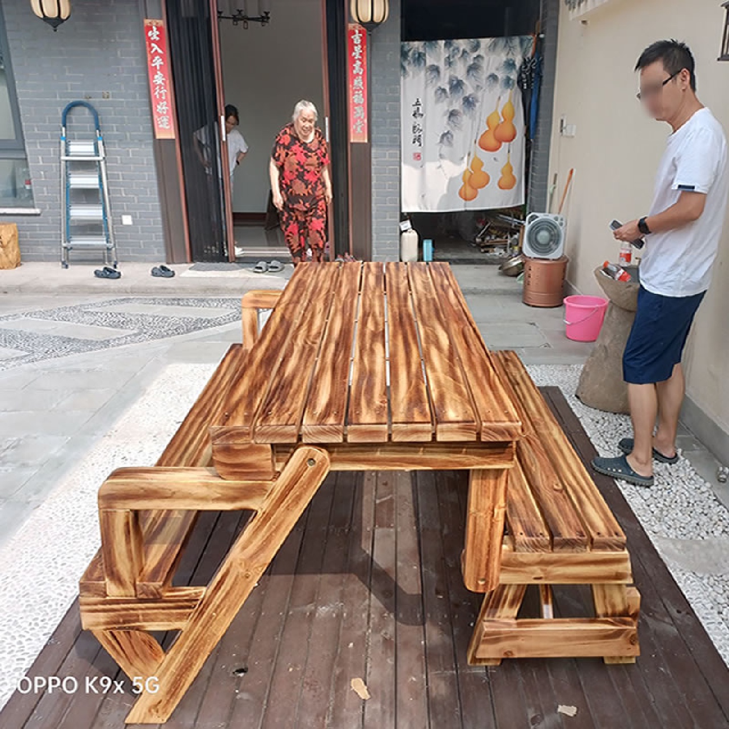 7T户外庭院桌椅一体别墅花园餐桌露天折叠桌不怕淋雨实木碳化木桌