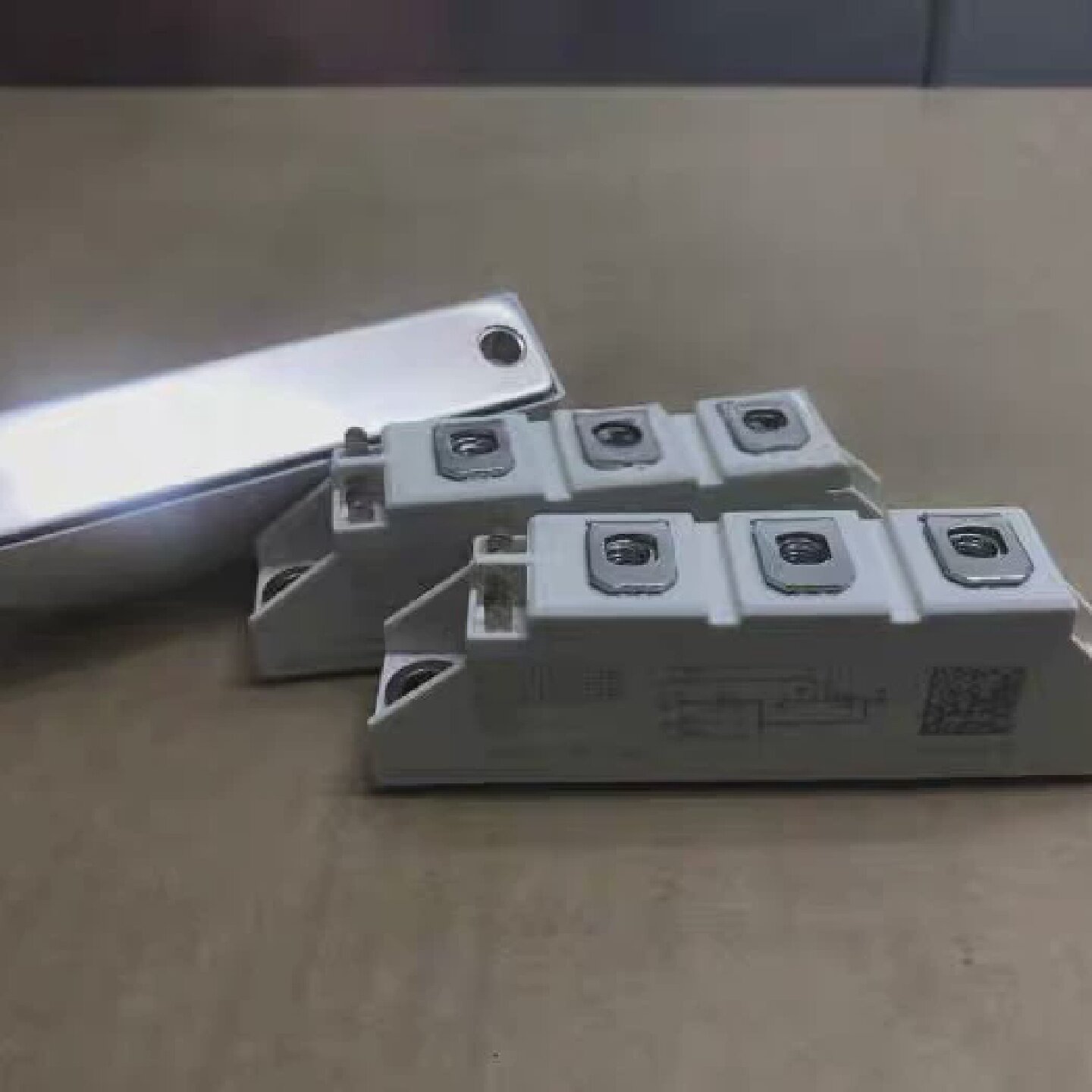 询价/直拍SKKH16216ESKKT17216ESKKD - 实物图