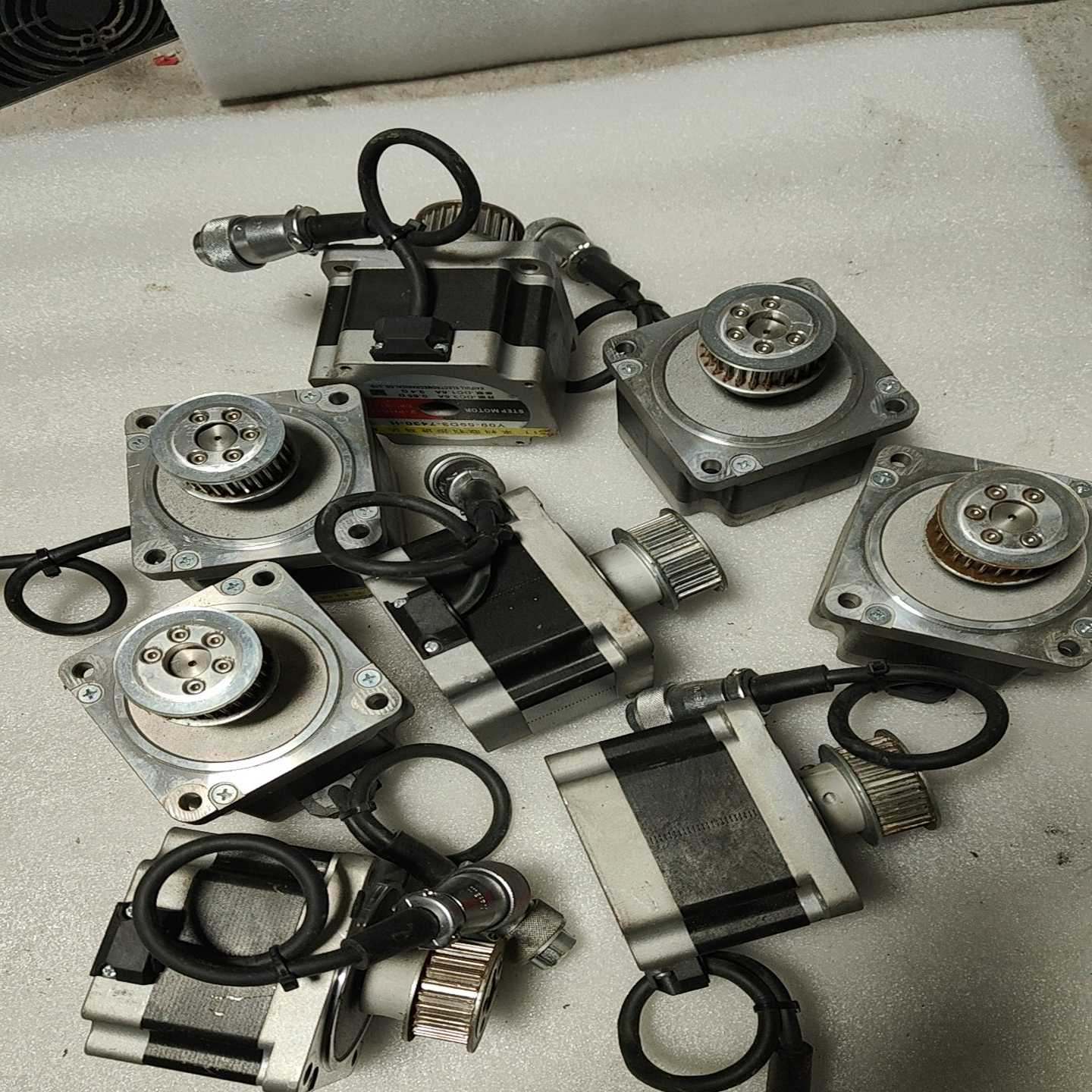 询价步进电机，86步进电机，Y09－59D3－7430－H。实