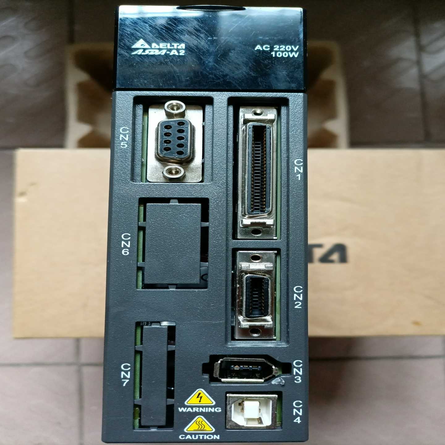 台达100W驱动器ASD-A2-0121-L，几乎全新的，保