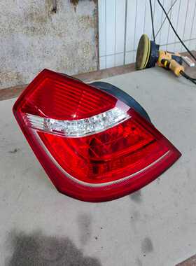 吉利帝豪EC7原装拆车尾灯，红色，外观完好无划痕，功能正常，--