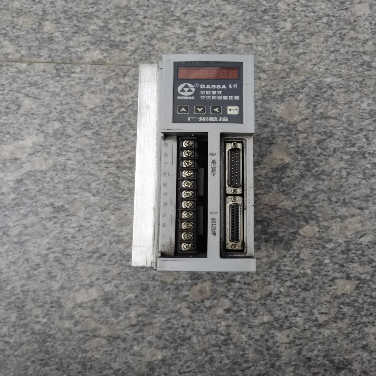 广数DA98A-10驱动器,,成色如图所示,功能~询价