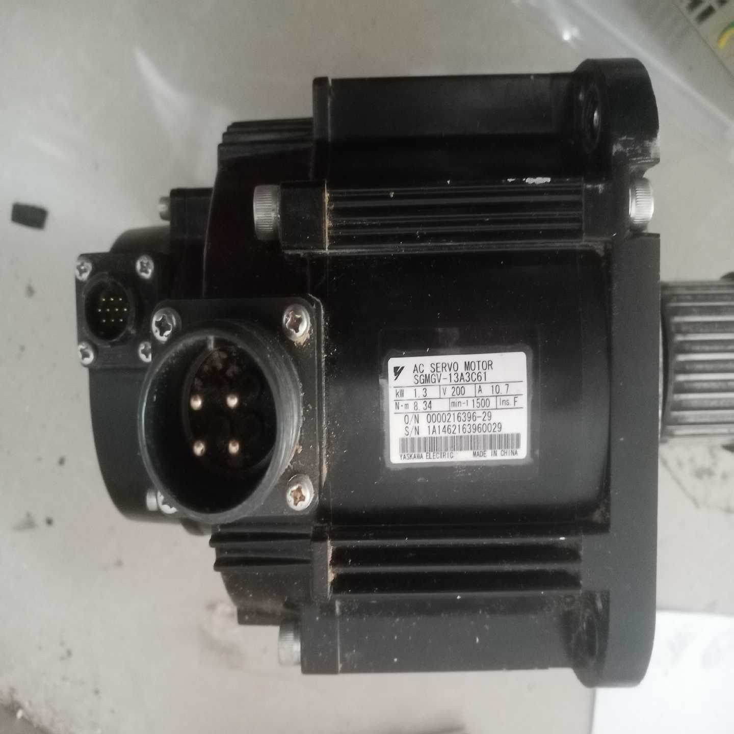 询价~SGMGV-13A3C61安川五系伺服电机1.3KW，SGM