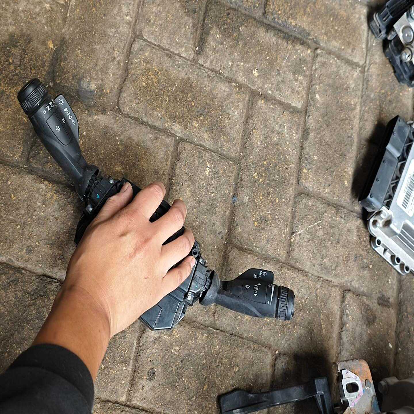 博越大灯开关总成吉利博越大灯开关尾号12博越大灯开关总成--议