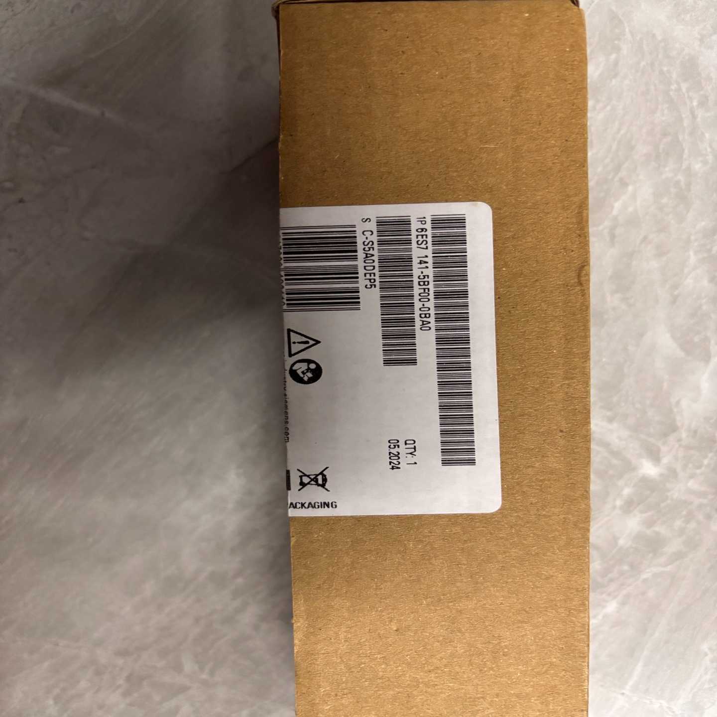 询价6ES7141-5BF00-0BA0.24年保内