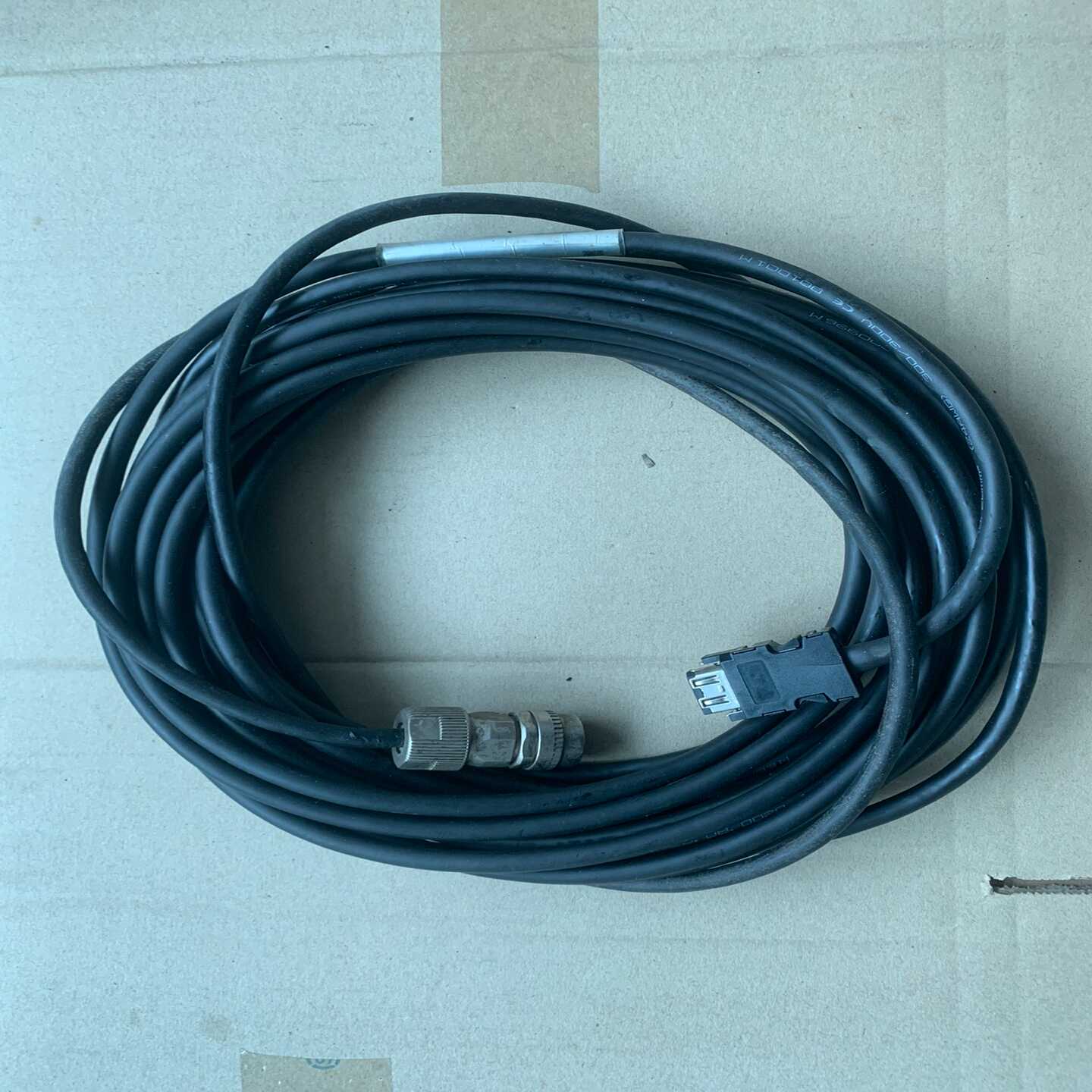 电机线MR-J3ENSCBL10M-L实物图，，询价