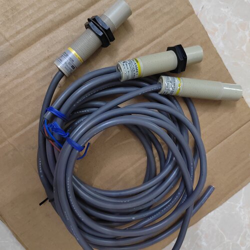 【询价】E2K-X8ME1   货如图     单个价