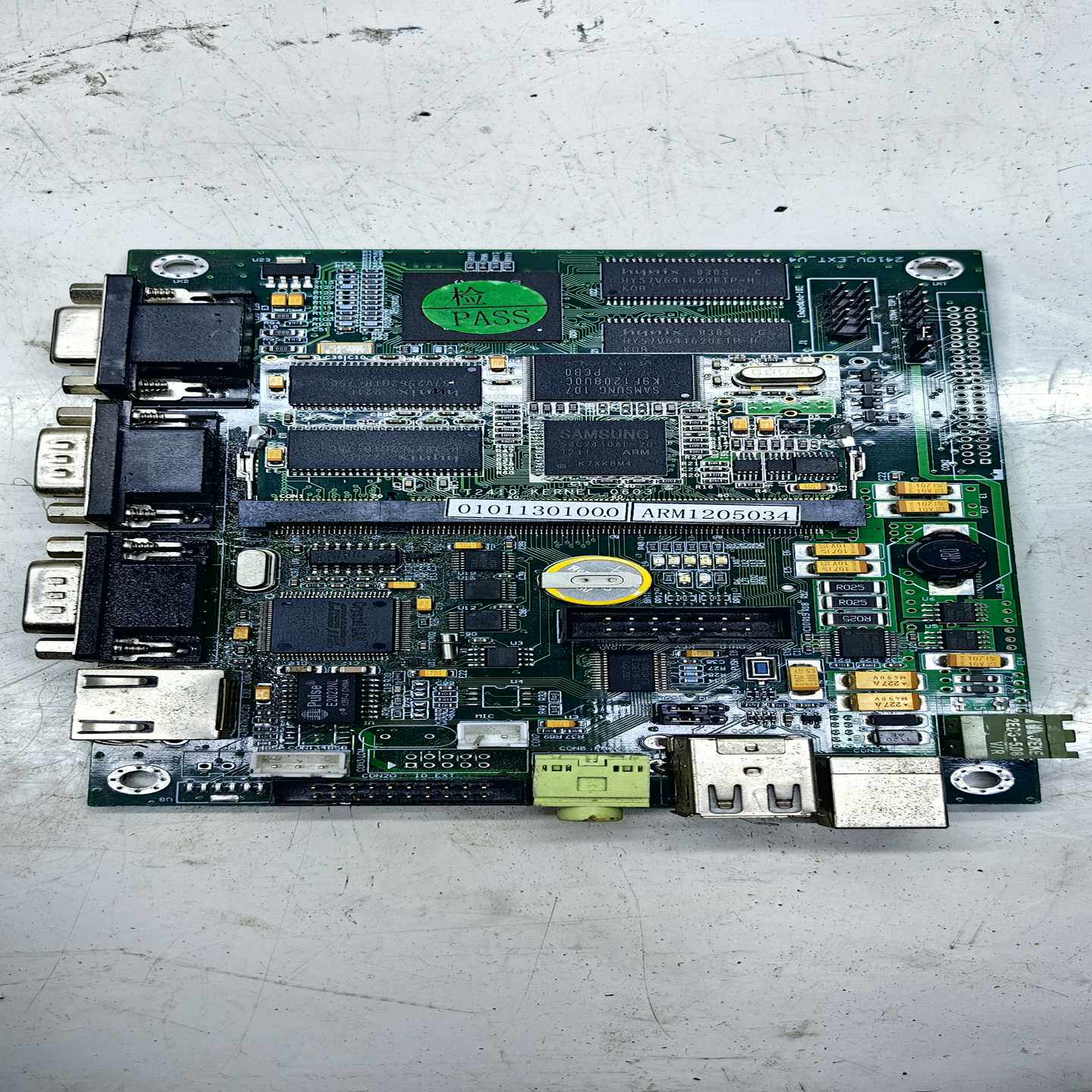 议价一款UT4000主板，适用于C-ARM211B型号。成色不错