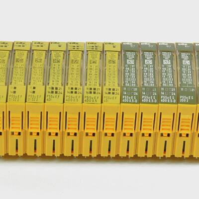 14 x Pilz Digital INOUT2 x 3122002 x 3122104 x 3122201 x 312