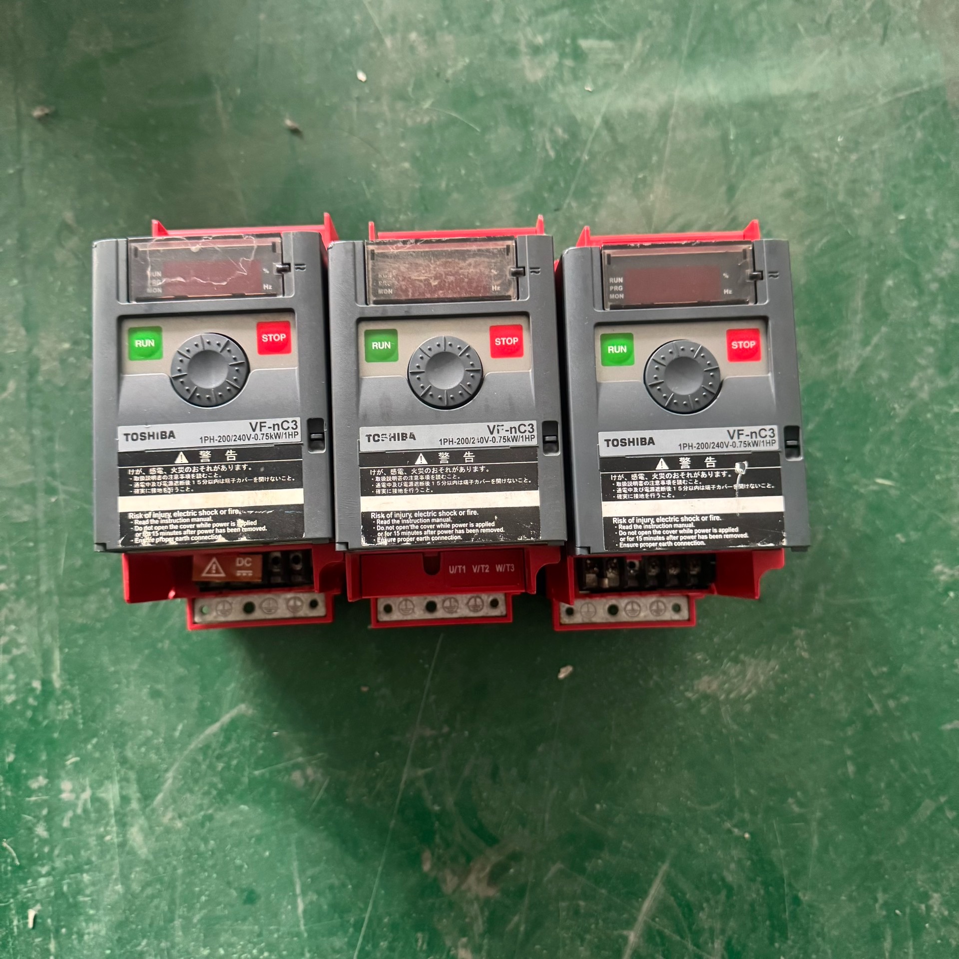 东芝变频器VF-nC3系列型号VFNC3S-2007PL；议价