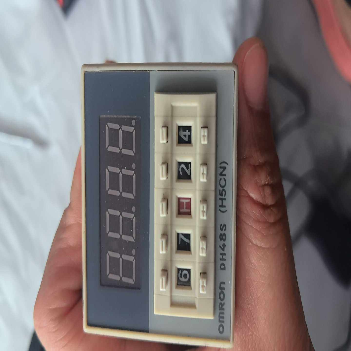 议价欧姆龙 DH48S-1Z(H5CN) 时间继电器  数显电子