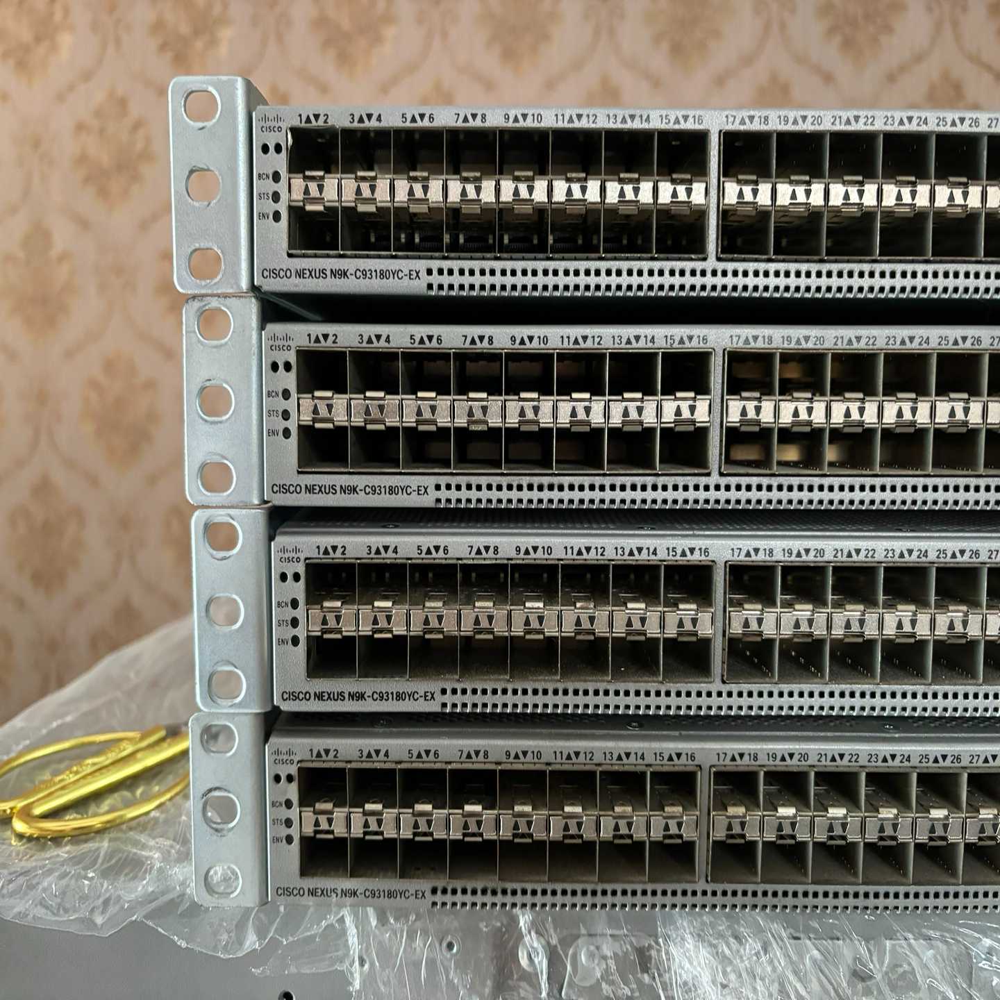 询价~思科Cisco N9K-C93180YC-EX 48X10/