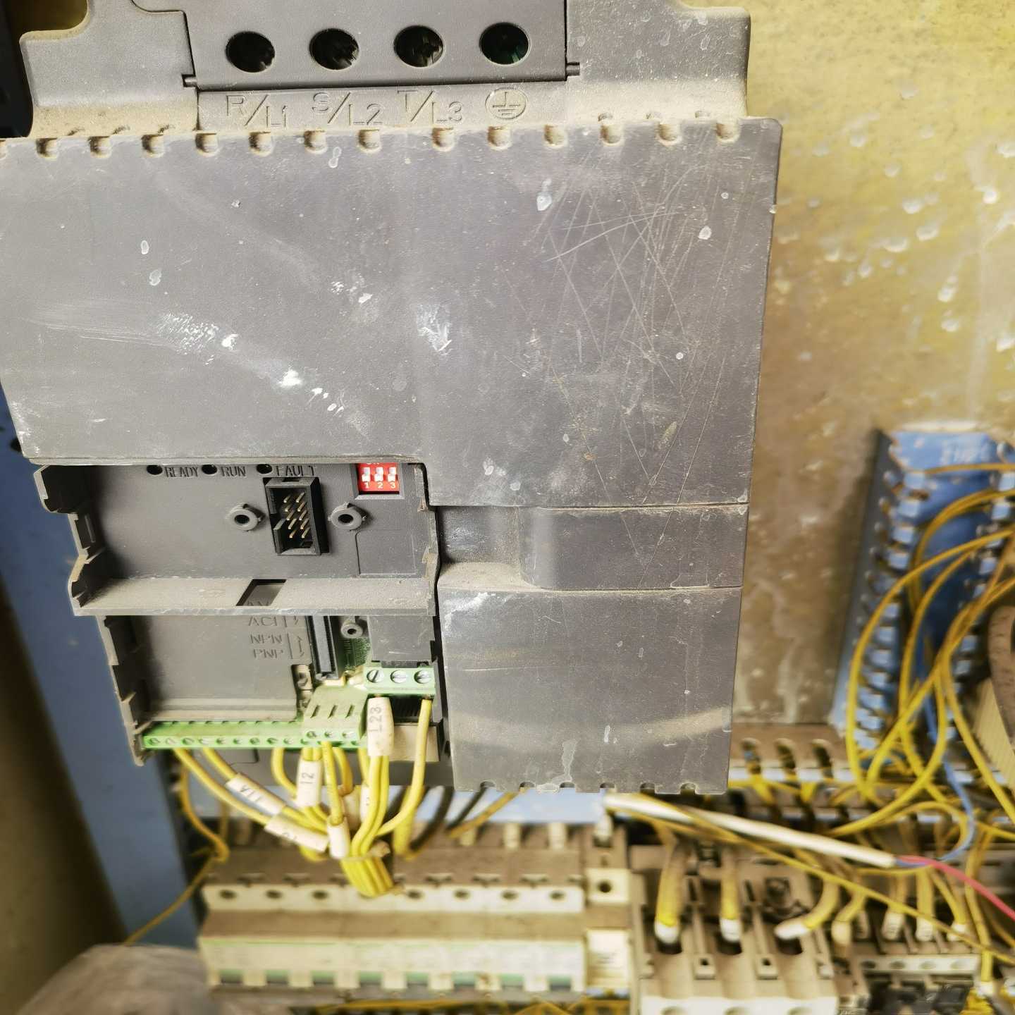 台达变频器VFD075E43A，7.5KW功率，380V三相--议价商品