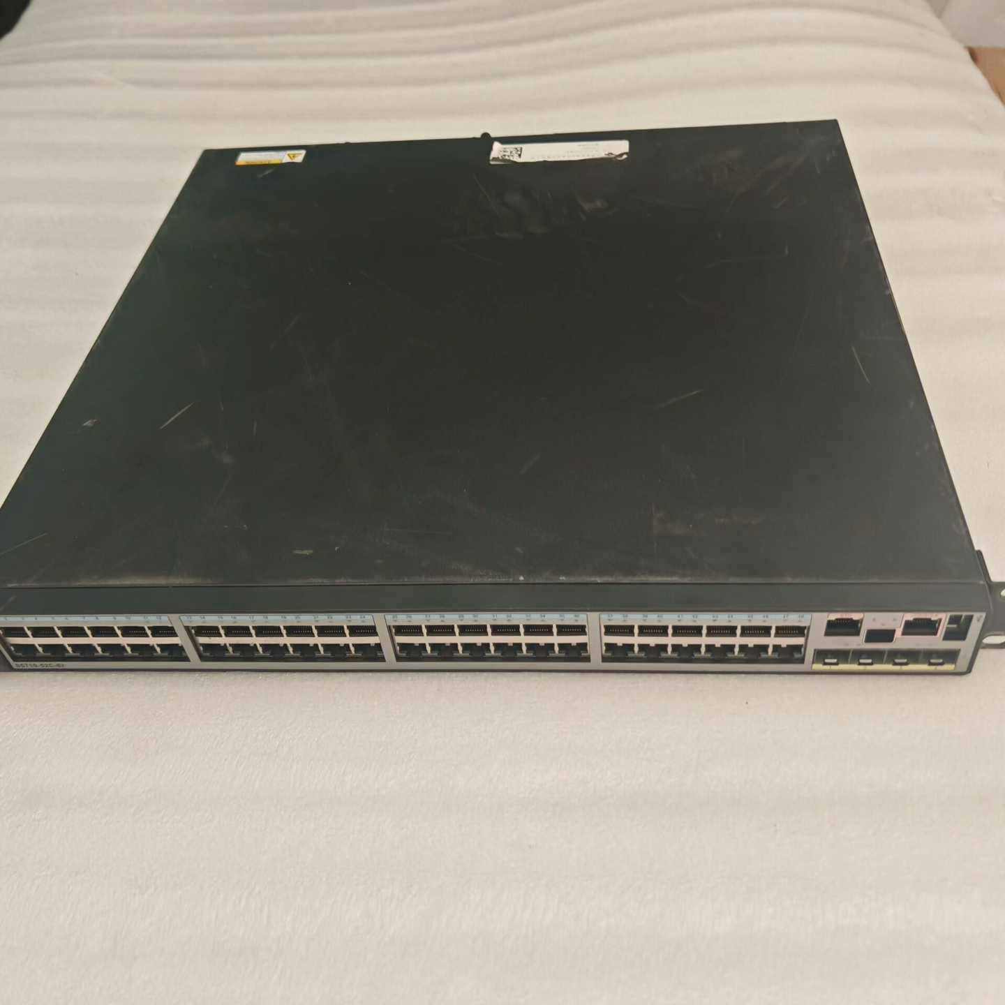 二手华为S5710-52C-EI三层交换机48口千兆电-议价