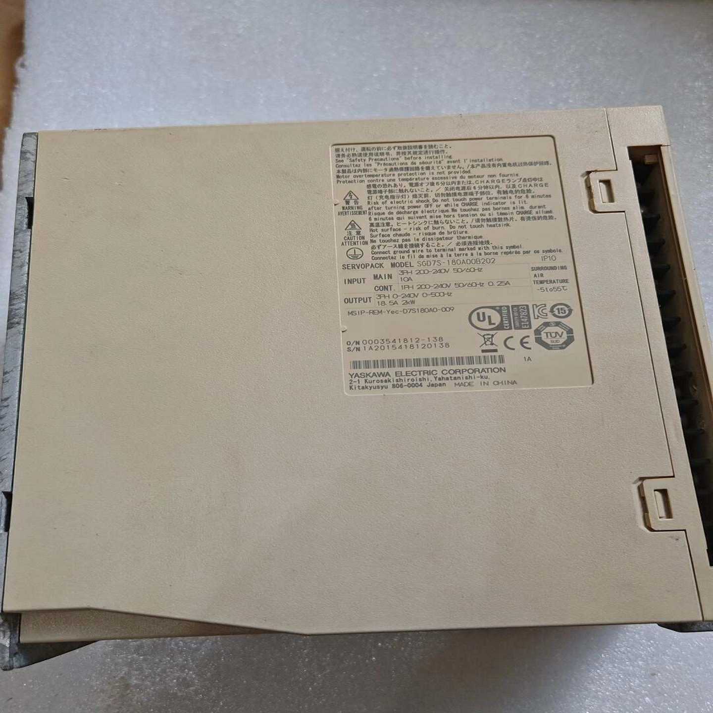 安川YASKAWA伺服驱动器，型号SGD7S-180A00B-询价客服