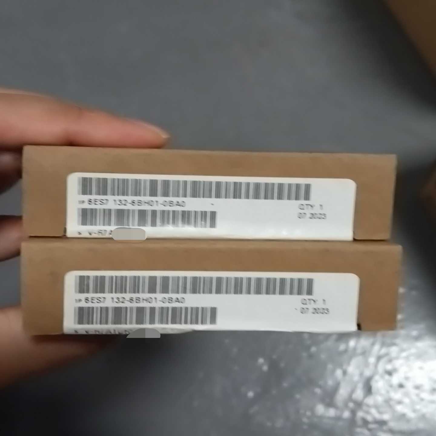 西门子6ES7132–6BH01–0BA0原装正品未开封，--议价商品