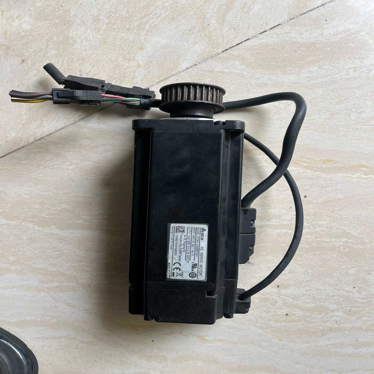 台达 ECMC-CW0807SH 0.75KW伺服电机带刹车--议价商品