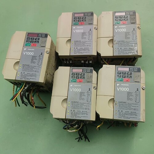 寻X拆机安川变频器CIMRVB4A0002BBA0.75K