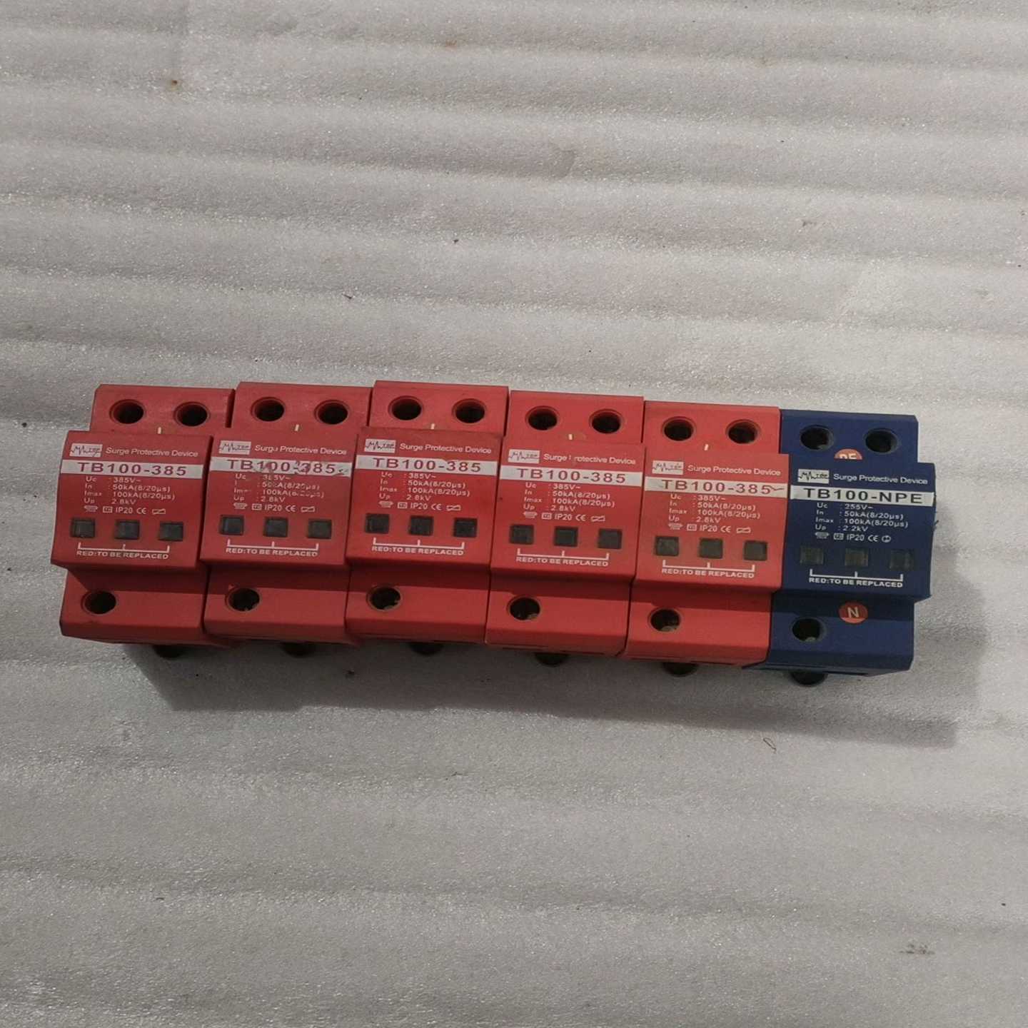 中鹏电源防雷器TB100  -385~询价