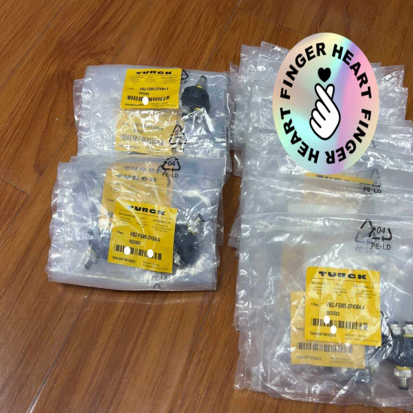 德国进口图尔克5芯M12转4芯三通头Y型分线器    接，议价