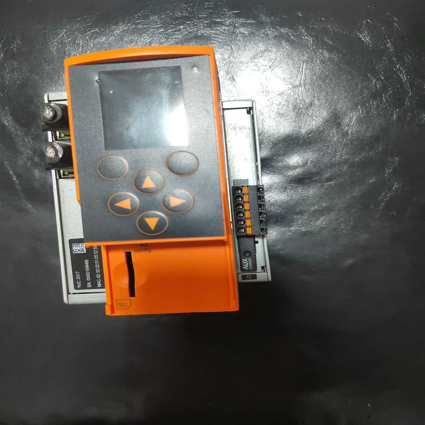 IFM易福门网关AC1401，盖子没了，成色漂亮，里面排线断--议价