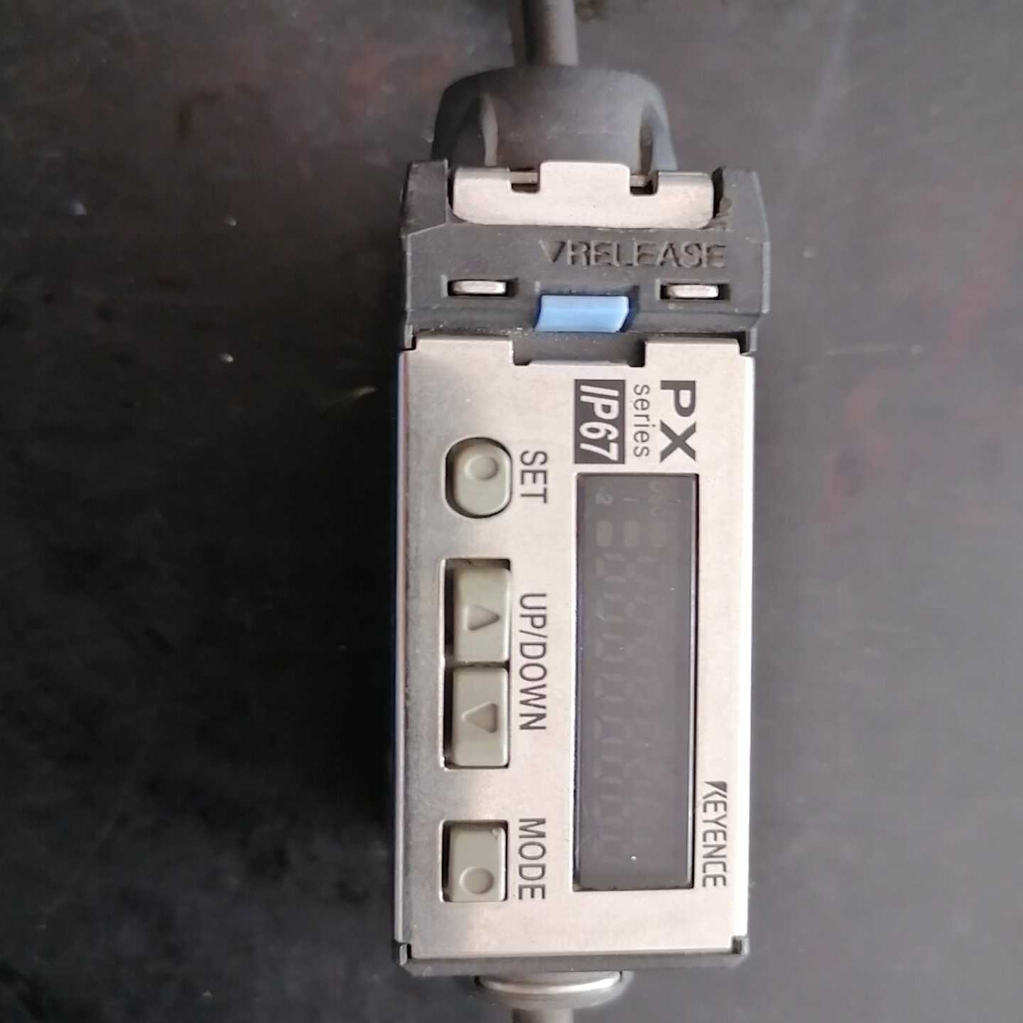 基恩士传感器PX-10如图成色一个【询价】