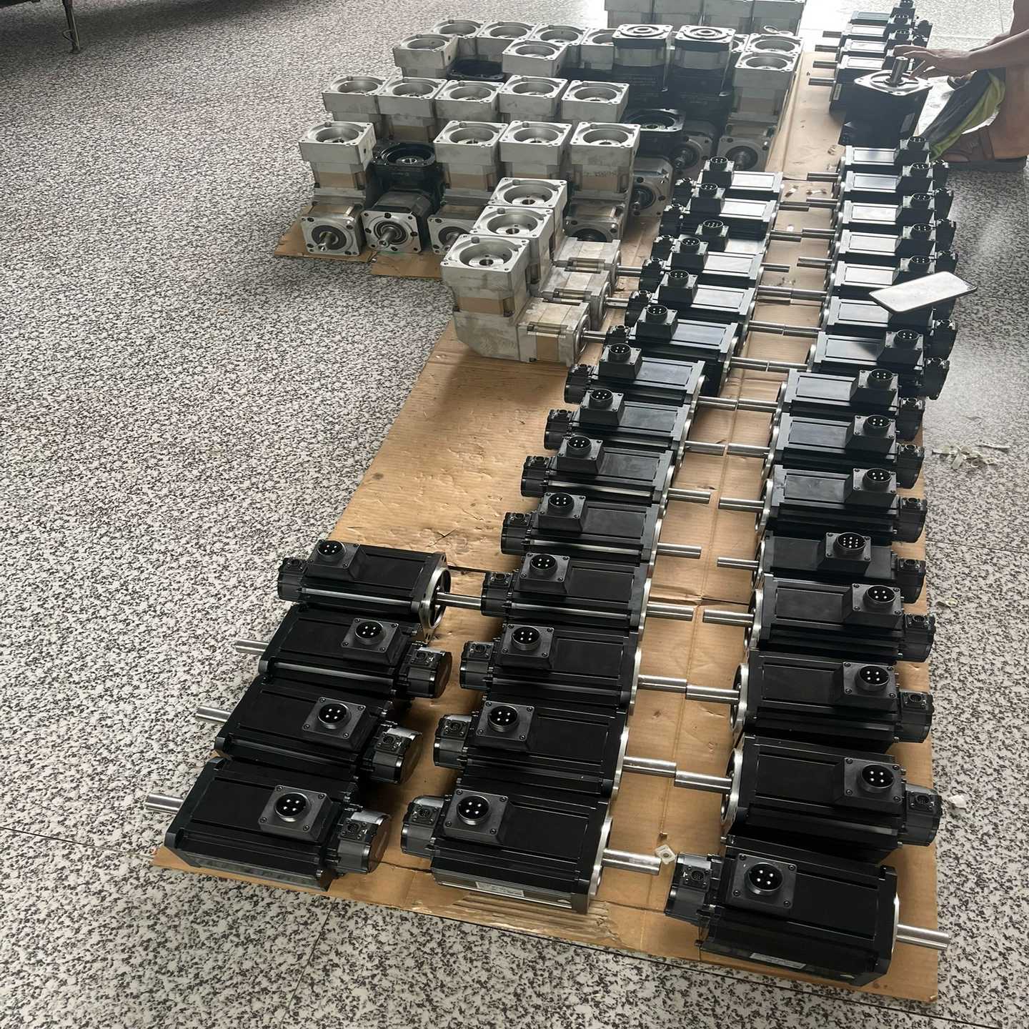 伺服5KW驱动器：R88D-KN50F-ECT-Z~询价