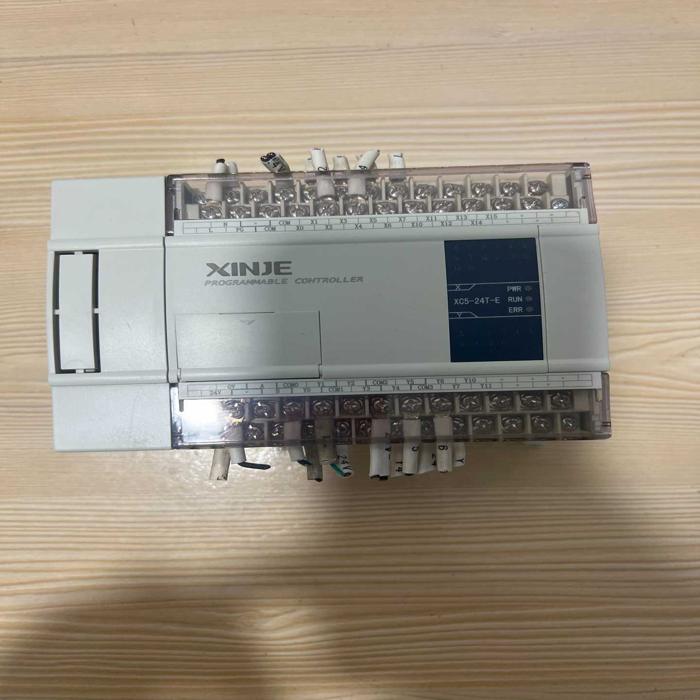 议价~信捷XC5-24T-E成色如图，实物拍摄，正常，