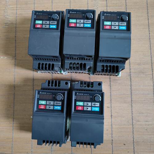 台达变频器750w单相输入VFD007EL21W二手包好-议价