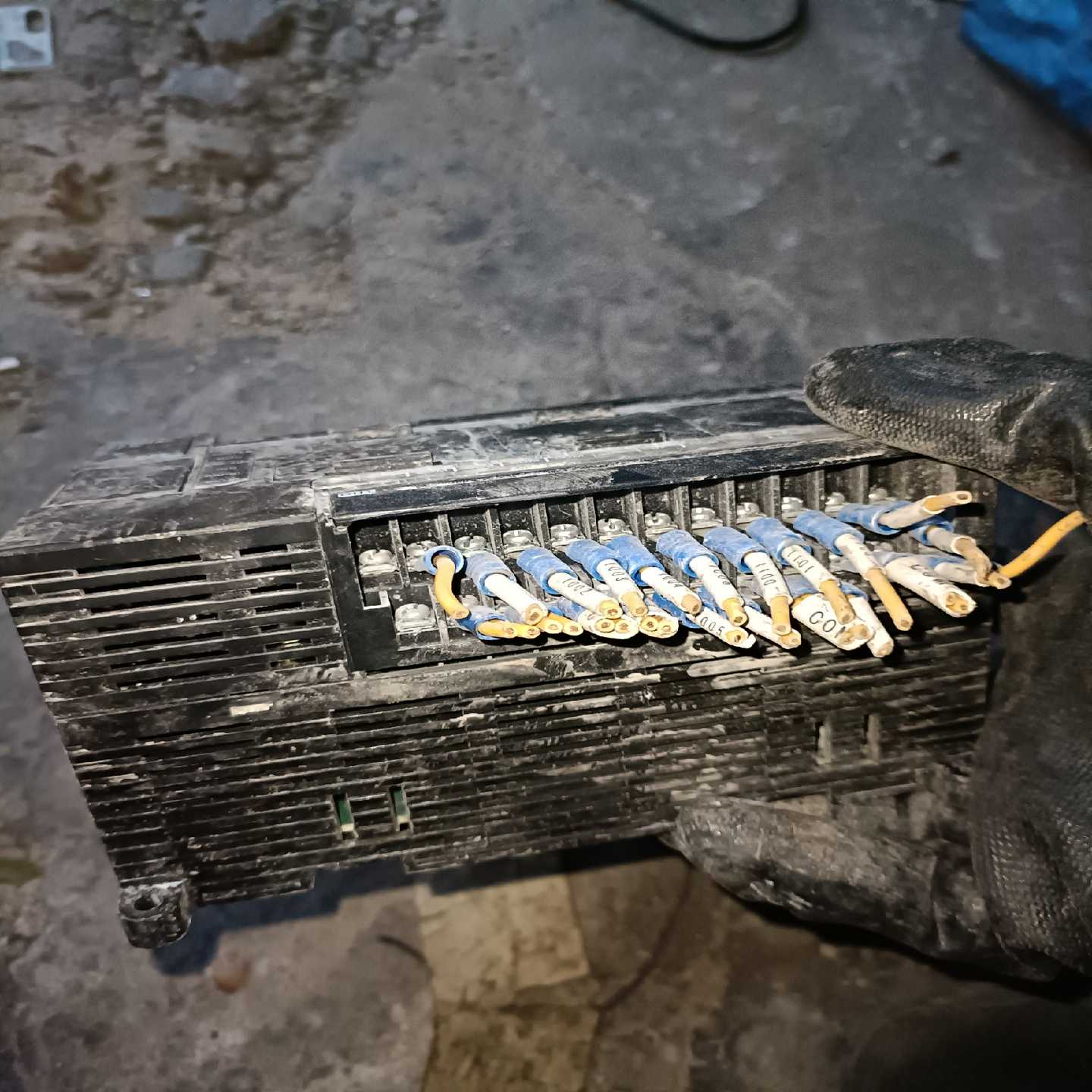 询价拍~FI-A-4  AW频率电压转换器4-20mA Output