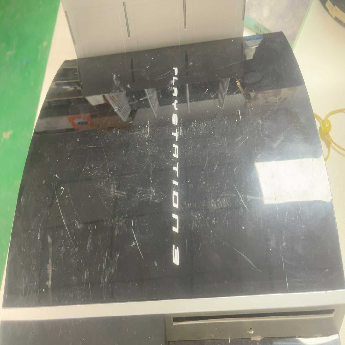 索尼PS3游戏机，型号CECHP01，外观有使用痕迹，机器通--议价商品