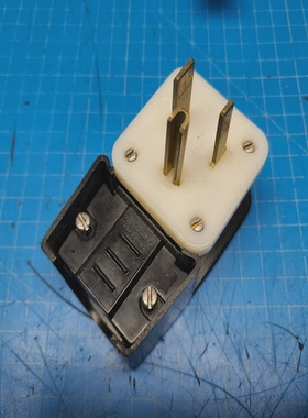 Leviton50A250V6-50PPlug