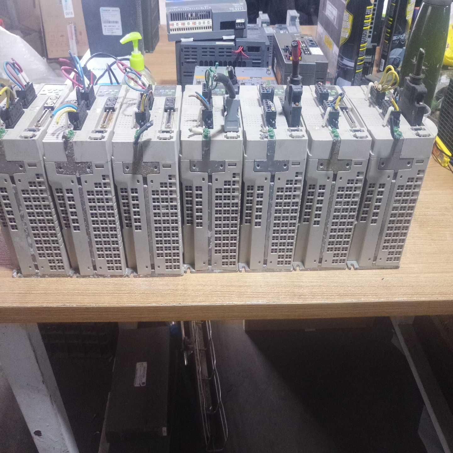 议价拆机欧姆龙伺服驱动器R88D-GP15H-Z，共7台，实物拍
