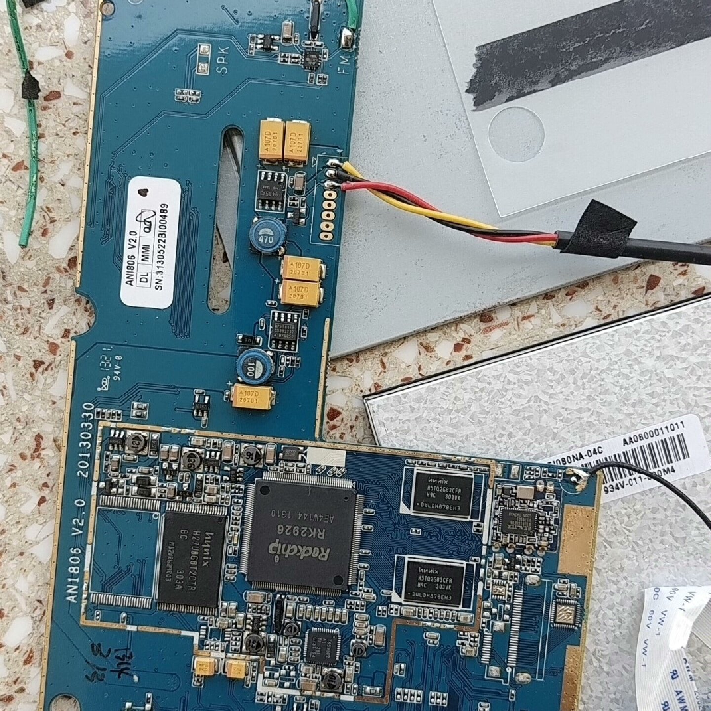 议价奔驰R350头枕显示屏可以外表黏糊糊的拆掉议价