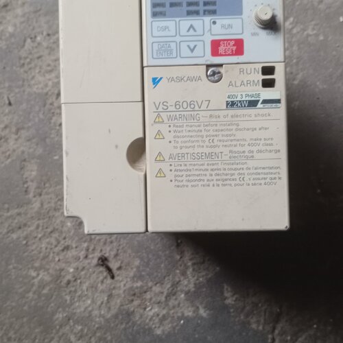【询价】@安川VS-606V7变频器2.2KW  380V, C适用