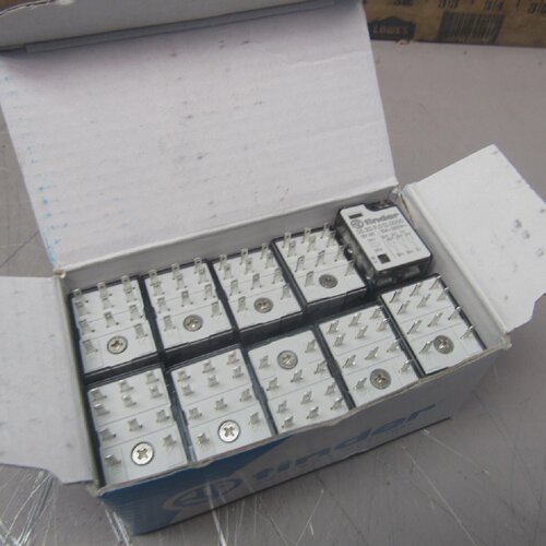 CASE OF 10QTY FINDER 55.33.9.012.0000 PLUGIN RELAY 3CO3PDT 1