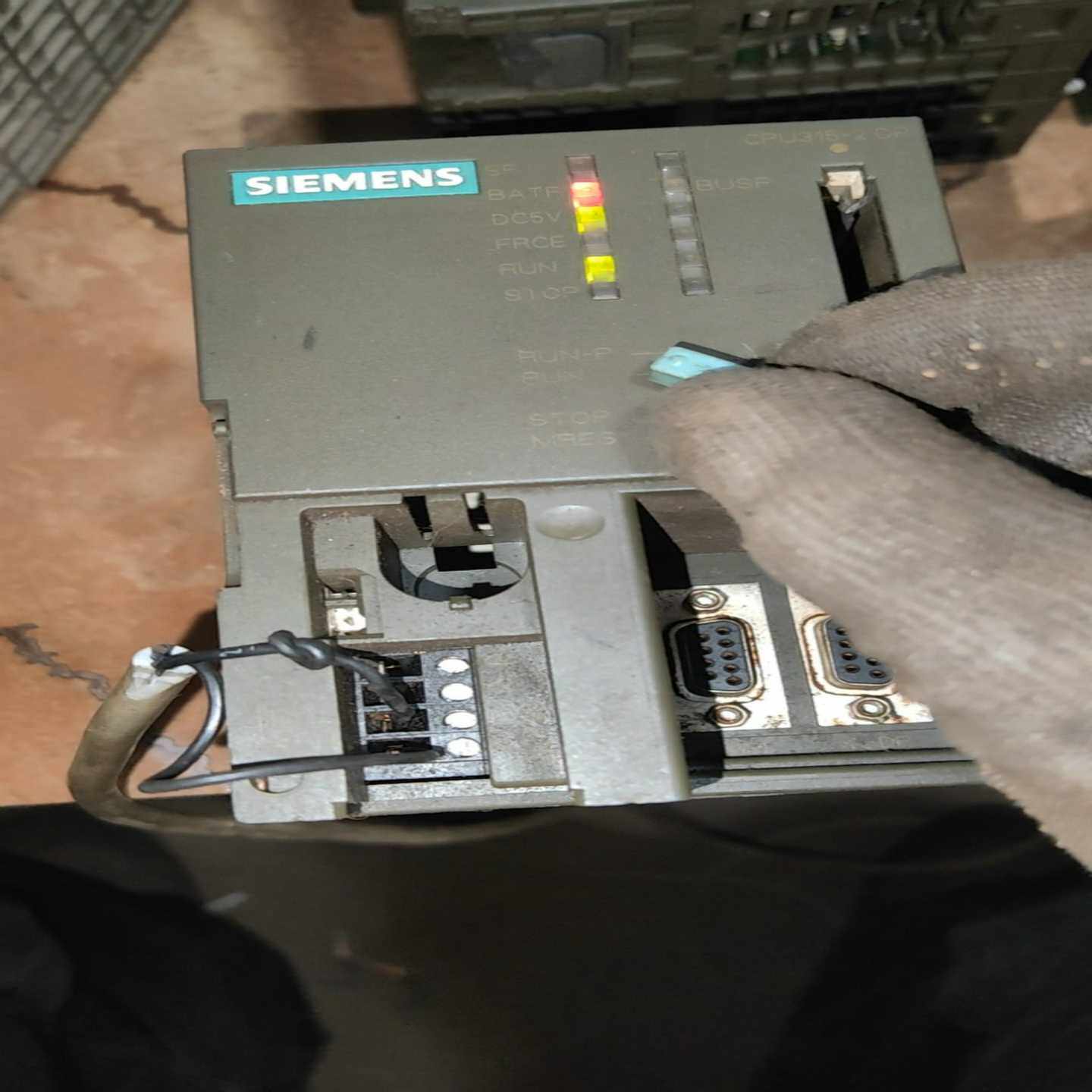 西门子PLC315-2AF03通电运行灯可以亮。没有破--议价商品