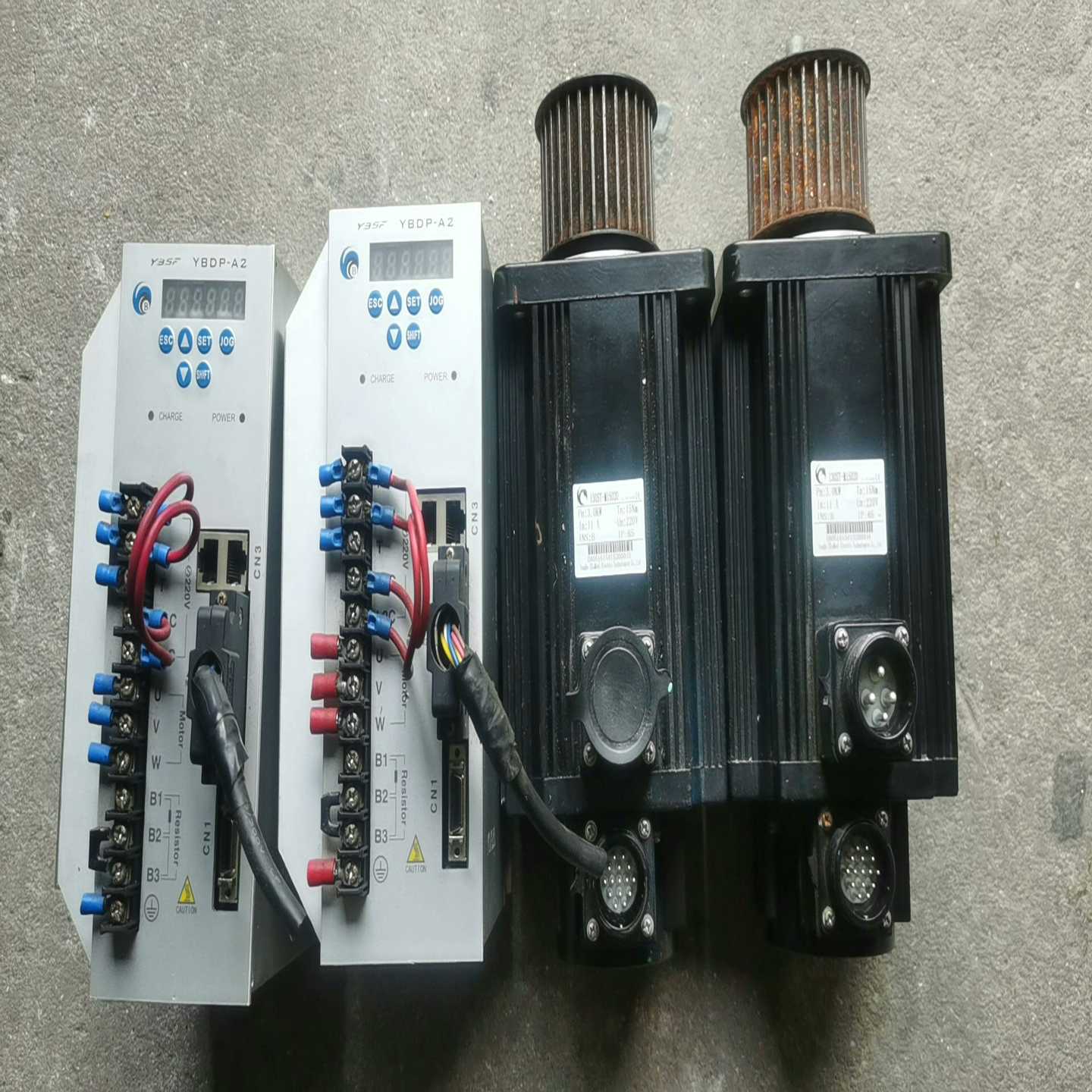 庸博伺服电机3kw两套。驱动器型号YBDP-A25030MF询价