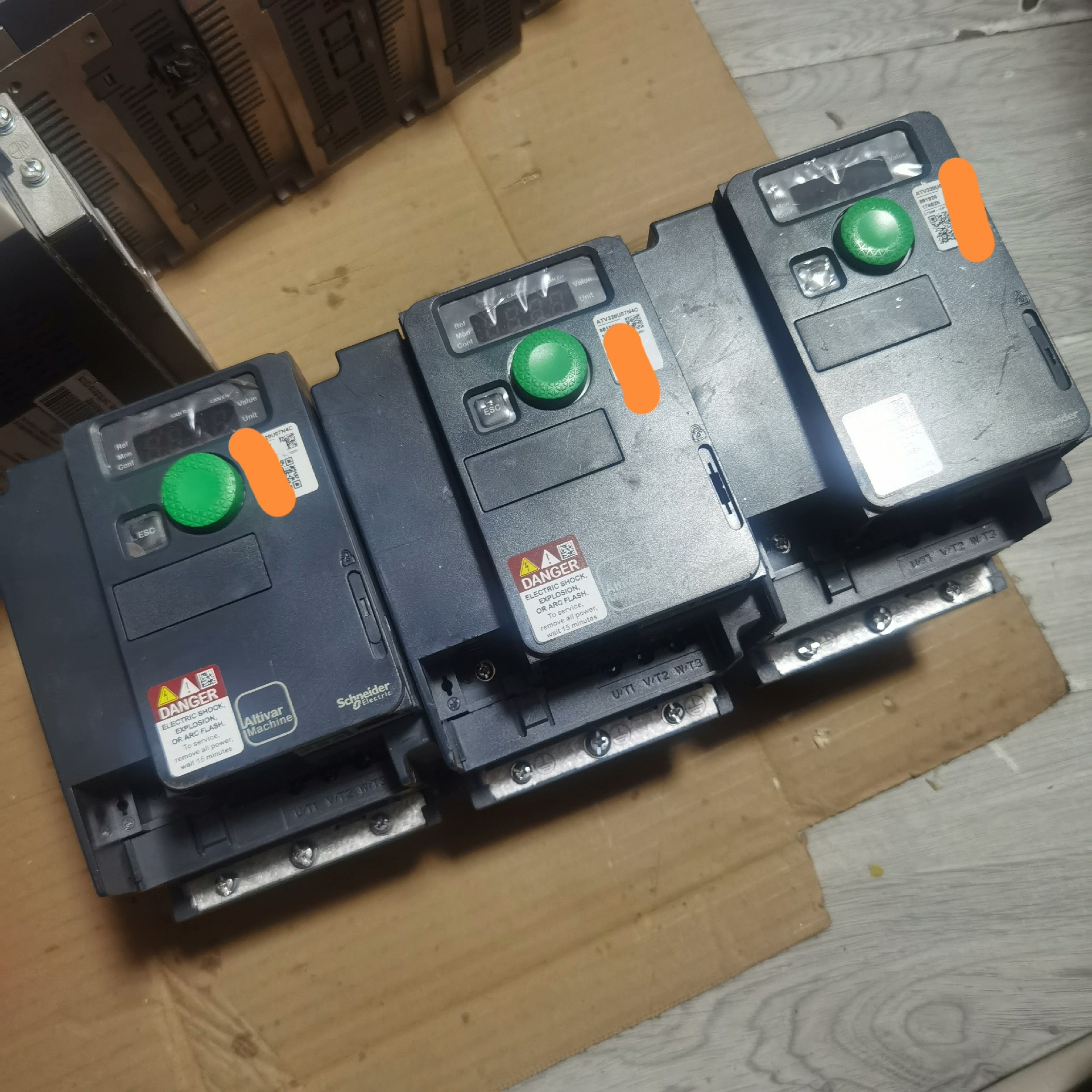 询价施耐德变频器ATV320U07N4C380V0.75