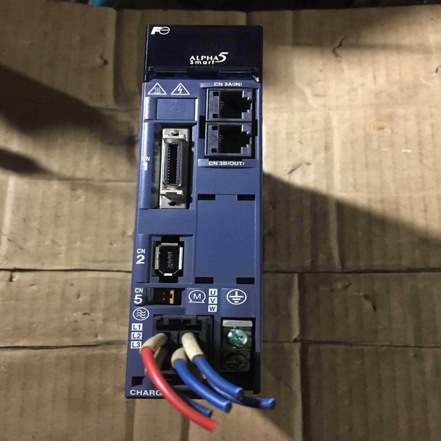 RYH401F5-VV2富士祠服驱动器，拆机的，包好，成色如--议价商品