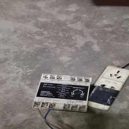 议价omRon金属检测器放大器F2LP一wk4（日本制造）100