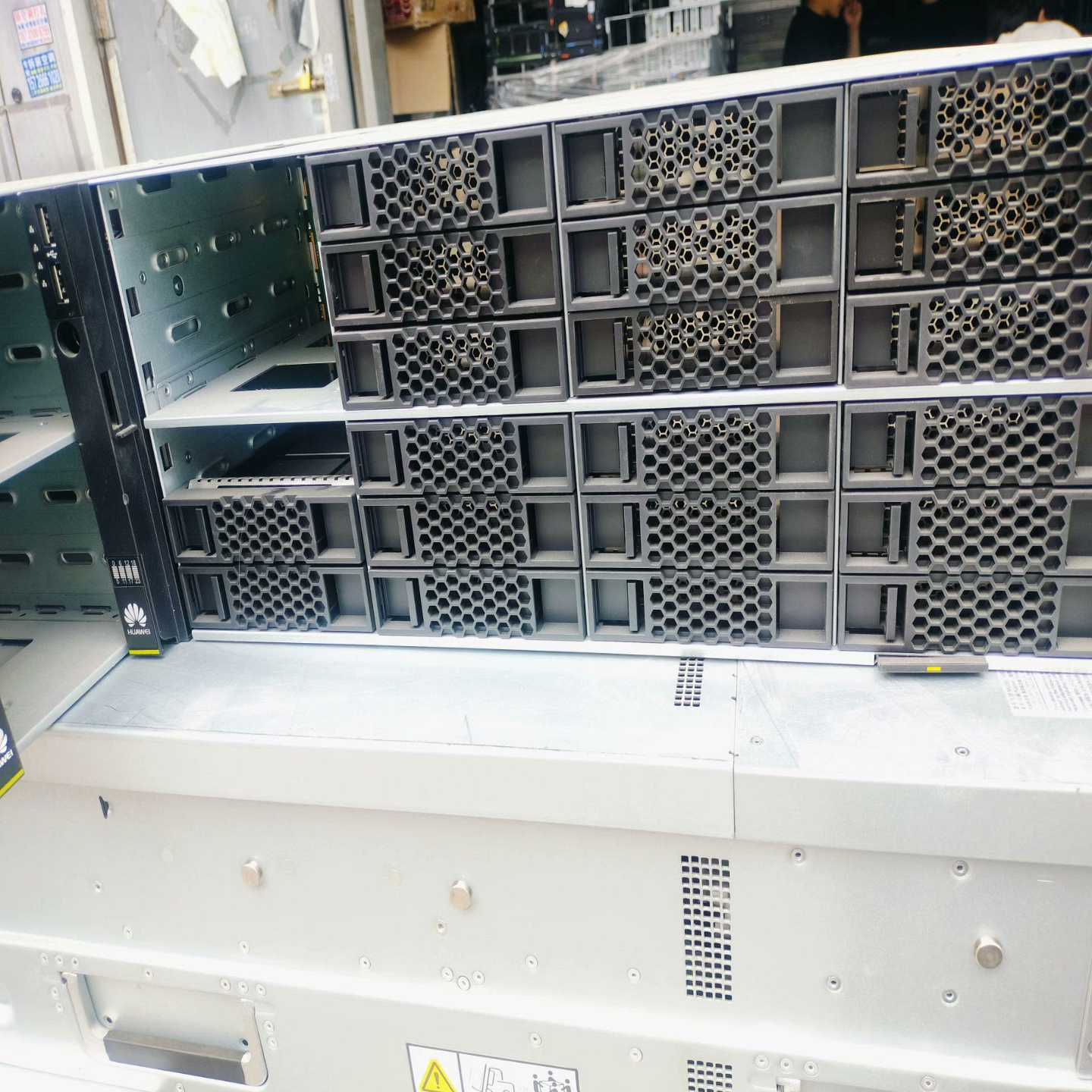 询价~华为5288V3  3.5寸24盘位 2.5寸2盘位 共计3