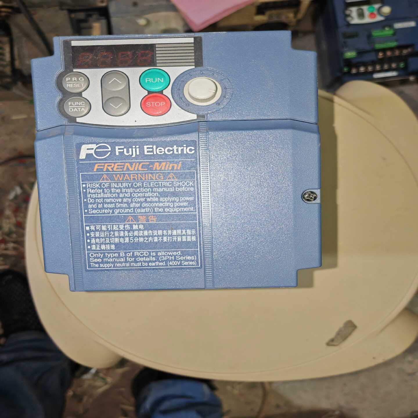 变频器FRN0007C2S-4C，功能，