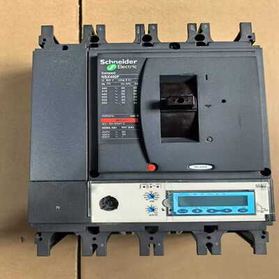出施耐德电气品牌的NSX400F系列塑壳断路器，黑色外壳搭配--议价
