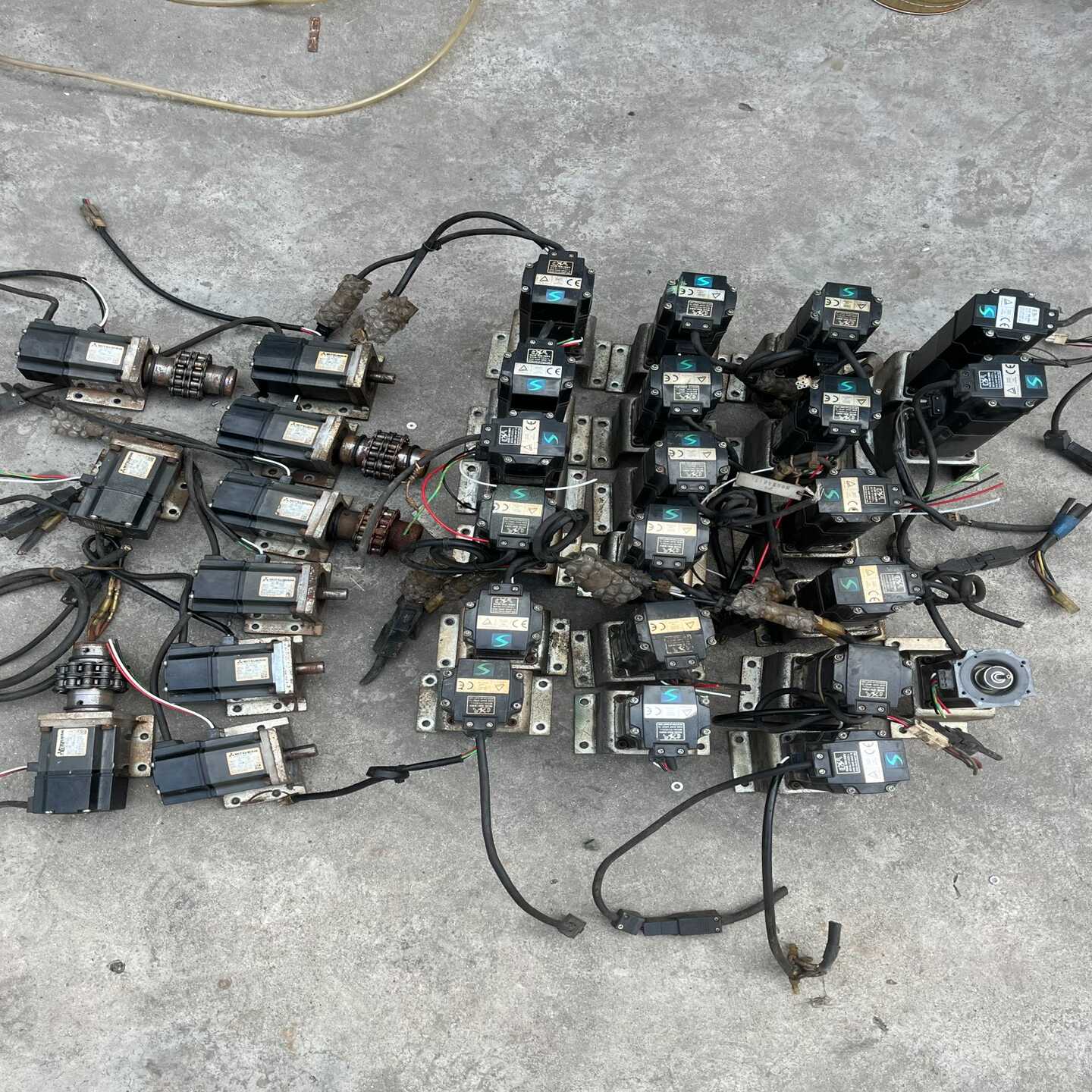 三菱伺服电机HC-KFS43B（2个）、--议价商品