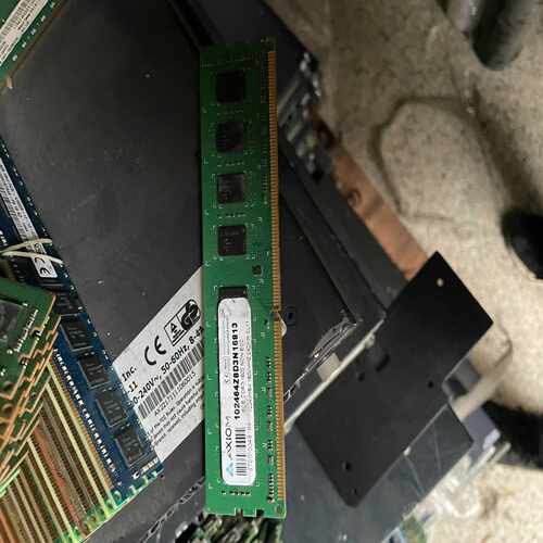 询价普通台式机8G1600ddr3内存条过年顾不上擦灰各